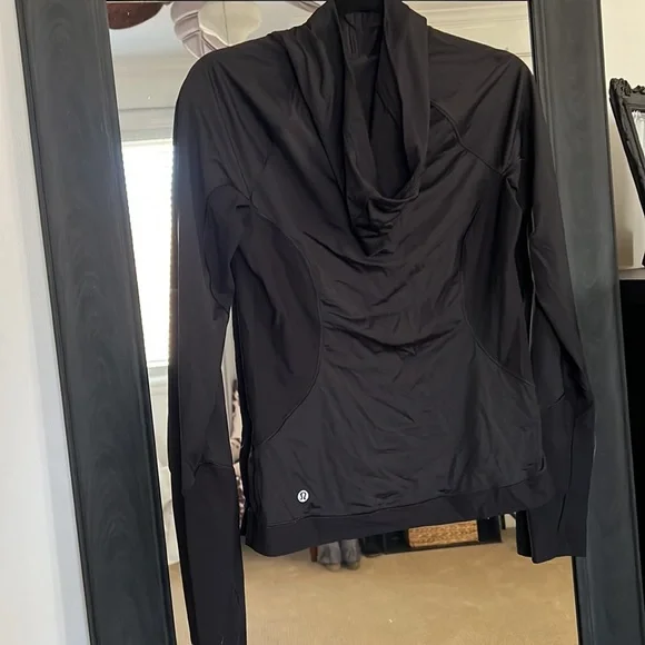 Lululemon hooded running 1/2 zip - Picture 2 of 3